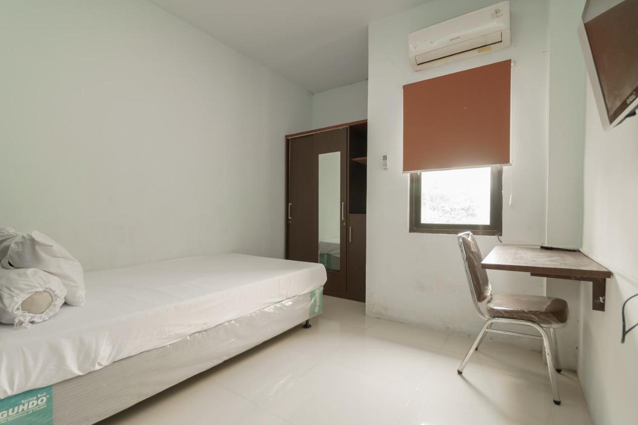 Koolkost Syariah Near Kampus Utama Universitas Budi Luhur Mencil Extérieur photo